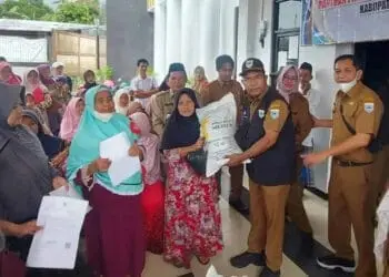 Ratusan Ribu Warga Pandeglang Dapat Bantuan Beras Medium, Masing - Masing 10 Kg