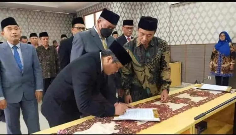Kemenag Tangsel Lantik 2 Kepsek dan 1 Kepala KUA