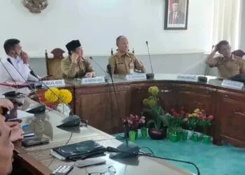 Sekda Kabupaten Serang, Tb. Entus Mahmud Sahiri, mengikuti Rakor, Senin (10/4/2023). (ISTIMEWA)