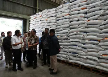 Pj Gubernur Banten Al Muktabar, pastikan stok beras jelang Lebaran, aman. (ISTIMEWA)