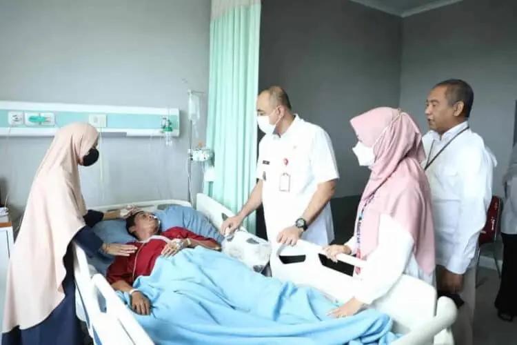 Bupati Zaki Beri Semangat dan Motivasi Pasien RSUD Balaraja