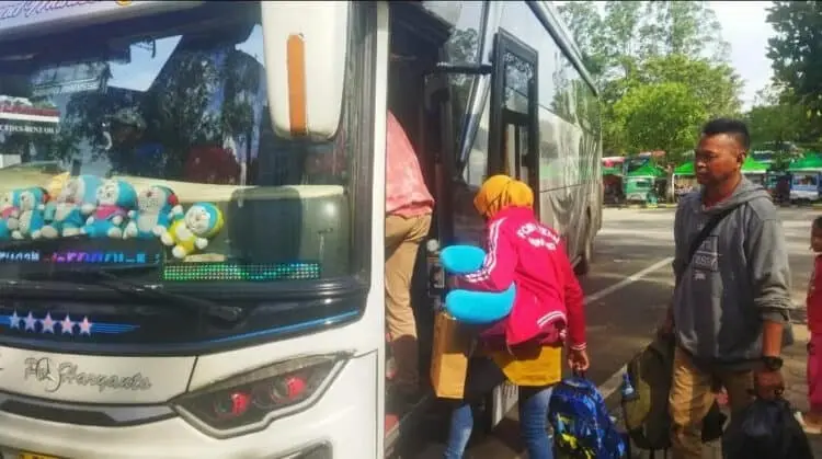 Harga Tiket Bus Di Terminal Poris Pelawad Mulai Naik