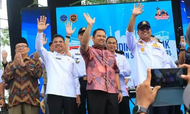 Lepas Ribuan Pemudik Gratis, Wali kota Arief: Salam Buat Keluarga di Kampung Halaman