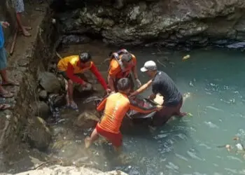 Korban Terpeleset di Curug Putih Cinoyong - Carita Ditemukan Tak Bernyawa