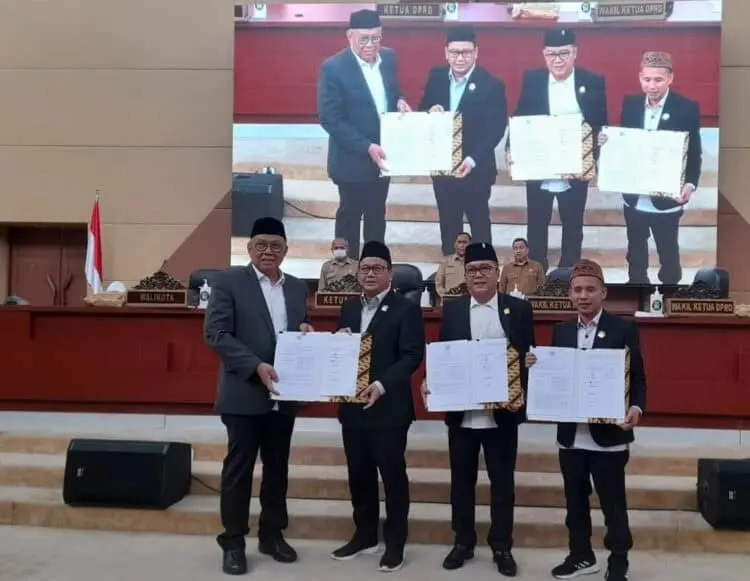DPRD Kota Tangsel Sahkan Dua Raperda