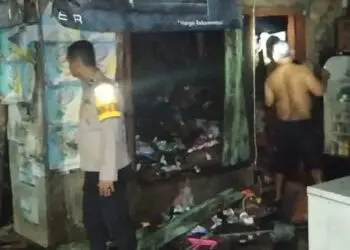 Freezer Korslet,  Kios Klontong di Cikupa Kebakaran