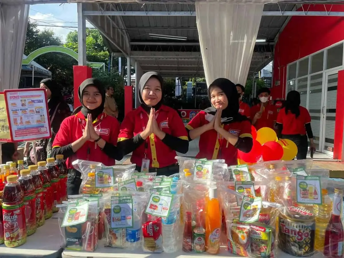 Emak-emak Serbu Paket Ramadhan Hemat Alfamart, 3 Jam Ludes Emak-emak Serbu Paket Ramadhan Hemat Alfamart, 3 Jam Ludes