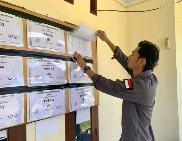 ILUSTRASI: Pengecekan data pemilih Pemilu. (ISTIMEWA)