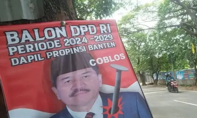 Alat Peraga Kampanye di Kota Tangerang Dipasang dengan Cara Dipaku di Pohon Alat Peraga Kampanye di Kota Tangerang Dipasang dengan Cara Dipaku di Pohon