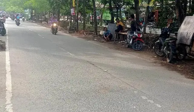 Tersenggol Pikap, Pengendara Motor Tewas Akibat Kepala Terbentur Aspal di Cipondoh