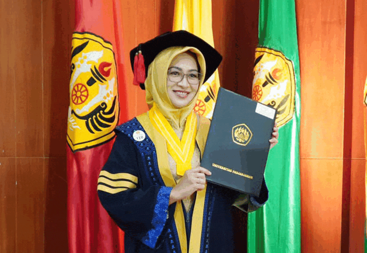 Diwisuda di Unpad, Airin Resmi Sandang Gelar Doktor