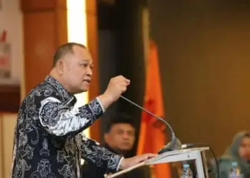 HADIRI DISKUSI: Anggota Bawaslu Totok Hariyono memberikan arahan saat menutup kegiatan Diskusi Kelompok Terpumpun bertema "Pencegahan dan Partisipasi Masyarakat Tahap Pemukhtahiran Data Pemilih dan Penyusunan Daftar Pemilih" yang berlangsung di Jakarta, Kamis (4/5/2023). (DOK BAWASLU)