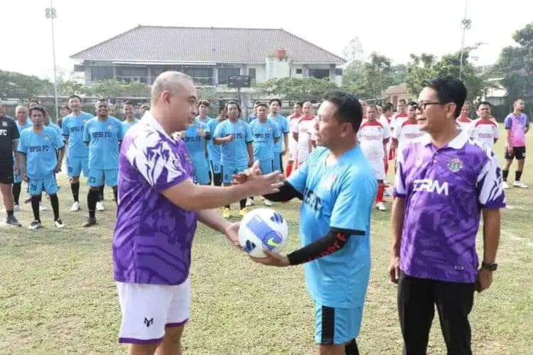 Main Bola, Bupati Tangerang Bersama Tim Forkopimda Lawan Buruh