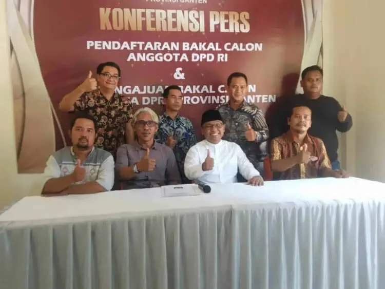Miftahudin resmi daftar DPD. (LUTHFI/SATELITNEWS.COM)