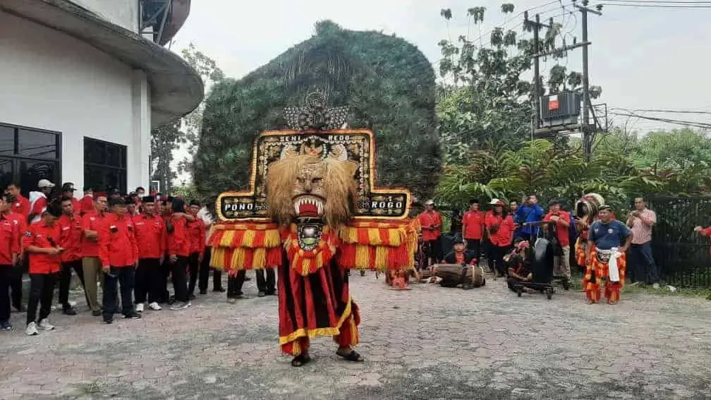 Parade Kebudayaan Ramaikan Pendaftaran Bacaleg PDIP Kabupaten Tangerang