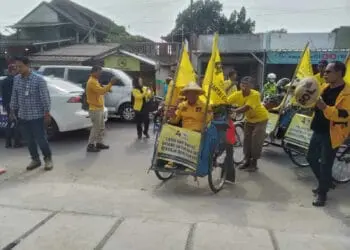 Partai Golkar Kabupaten Serang, daftarkan 100 Bacaleg ke KPU, Minggu (14/5/2023). (SIDIK/SATELITNEWS.COM)