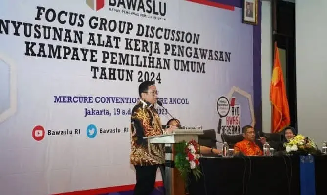 FGD: Anggota Bawaslu Puasin saat membuka Focus Group Discussion Penyusunan Alat Kerja Pengawasan Kampanye Pemilihan Umum Tahun 2024 di Jakarta, Jumat (19/5/2024). (DOK BAWASLU)