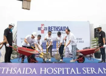 TOPPING OFF CEREMONY: Suasana Topping Off Ceremony Bethsaida Hospital Serang, yang dibangun dengan anggaran Rp 335 Miliar, oleh Paramount Enterprise. (ISTIMEWA)