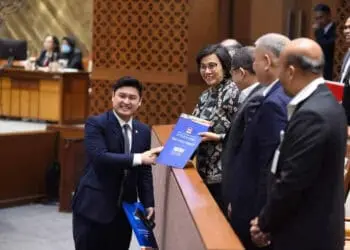 Rizki Natakusumah, saat menyampaikan pandangan Fraksi Partai Demokrat DPR RI atas Keterangan Pemerintah Terhadap Kerangka Ekonomi Makro (KEM) dan Pokok-Pokok Kebijakan Fiskal (PPKF) RAPBDN Tahun Anggaran 2024, pada Rapat Paripurna di Gedung DPR RI, Selasa (23/5/2023). (ISTIMEWA)