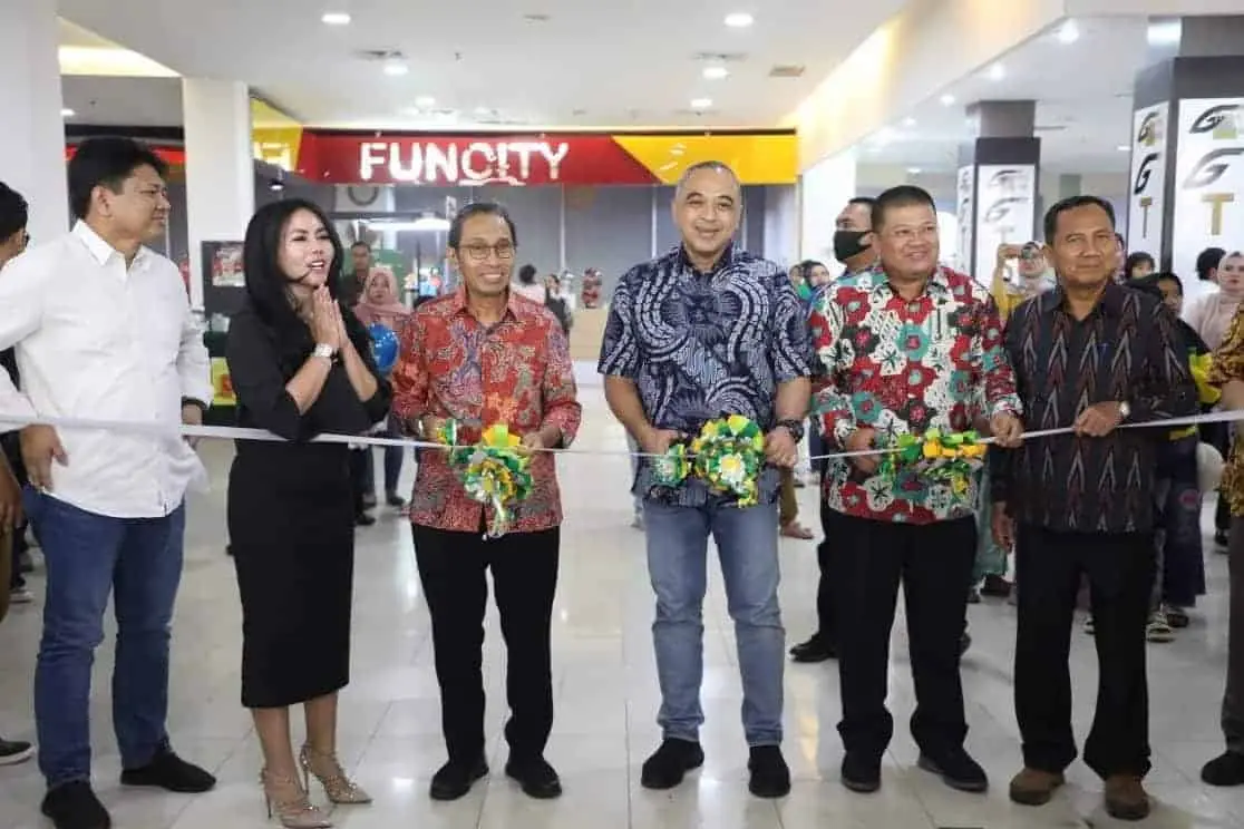 Bupati Tangerang Meresmikan G-Town Square Mall UMKM di Gading Serpong Bupati Tangerang Meresmikan G-Town Square Mall UMKM di Gading Serpong