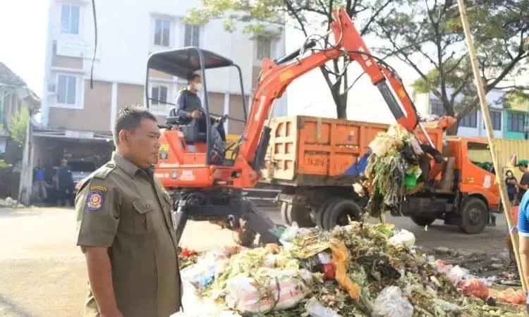 Kota Tangerang dan Tangsel Kompak Tertibkan Pedagang yang Berjualan di Lokasi Dilarang