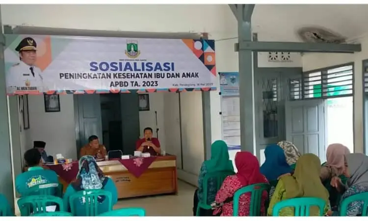 Pihak Dinkes Banten, sedang melakukan sosialisasi peningkatan kesehatan, di Kecamatan Cadasari, Kabupaten Pandeglang, Selasa (16/5/2023). (ISTIMEWA)