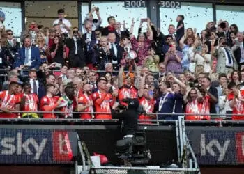 Luton Town Promosi ke Premier League
