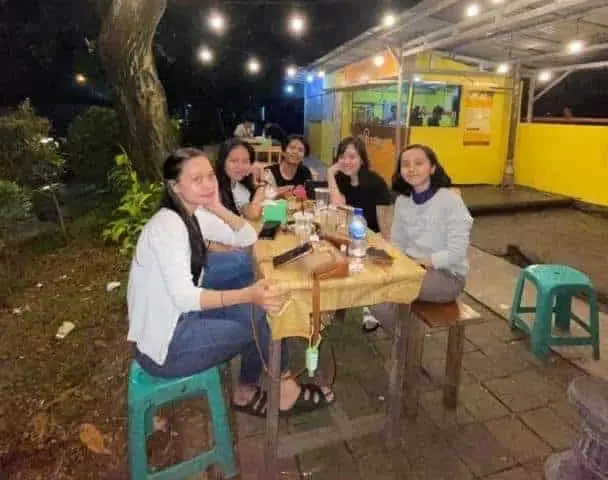 Menikmati Kue Pancong Lumer dan Kekinian di Tepian Cisadane ala Pancong Riverside Menikmati Kue Pancong Lumer dan Kekinian di Tepian Cisadane ala Pancong Riverside