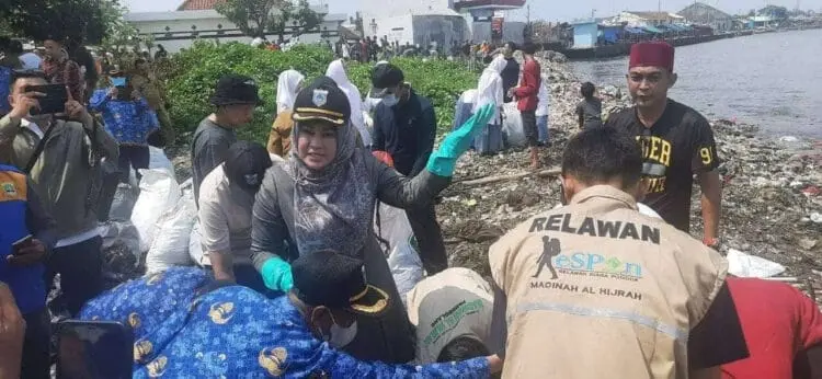 Tangani Tumpukan Sampah di Teluk Kabupaten Pandeglang, Pemkab Bergerak Bersama Pemprov dan Masyarakat