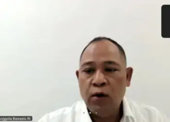 RAPAT VIRTUAL: Anggota Bawaslu Totok Hariyono saat Rapat Pengawasan Tahapan Pencalonan Anggota DPR, DPRD Provinsi, dan DPRD Kabupaten/ Kota secara virtual, Senin (1/5/2023). (ISTIMEWA)