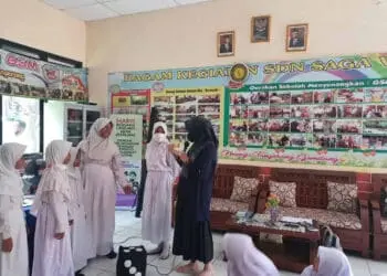 BELAJAR: Suasana belajar mengajar di salah satu Sekolah Dasar Negri (SDN) yang ada di Kabupaten Tangerang. (ISTIMEWA)
