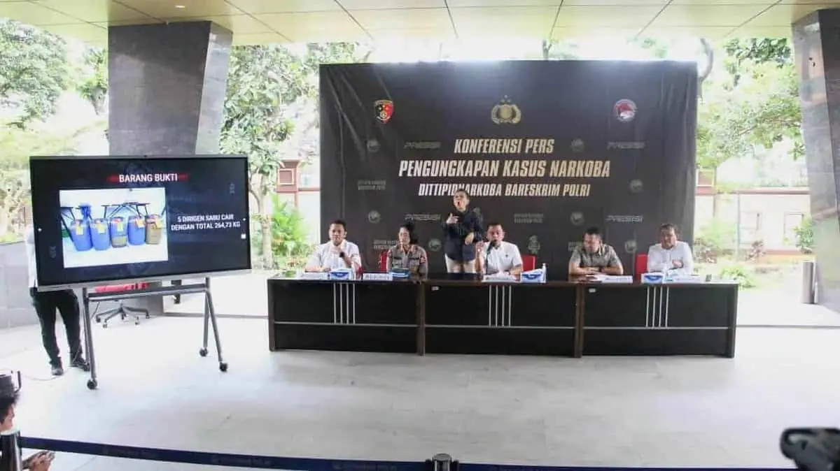 Polisi Gagalkan Penyelundupan Sabu Cair 264 Kg di Perairan Banten Polisi Gagalkan Penyelundupan Sabu Cair 264 Kg di Perairan Banten