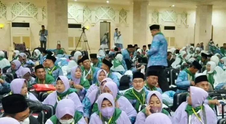 ILUSTRASI: Terlihat calon jamaah haji asal Kabupaten Tangerang siap diberangkatkan menuju tanah suci Mekah, Arab Saudi. (DOK/SATELIT NEWS)