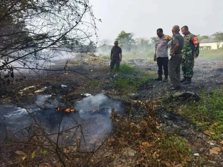 Pembakaran Limbah di Sindang Jaya dan Rajeg Dikeluhkan