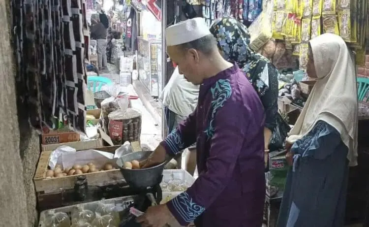 Harga Telur Ayam Melonjak, Omset Pedagang di Pandeglang Anjlok 50 Persen