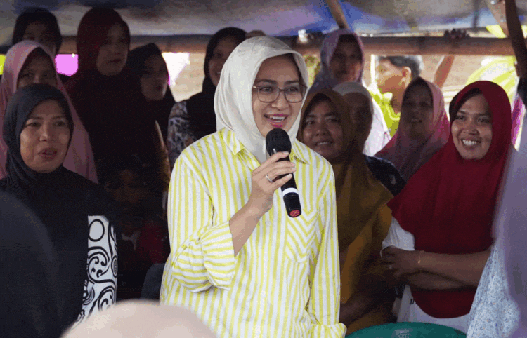 Bertemu Warga Sumur, Airin Dorong Peningkatan Jalan Poros Desa di Banten