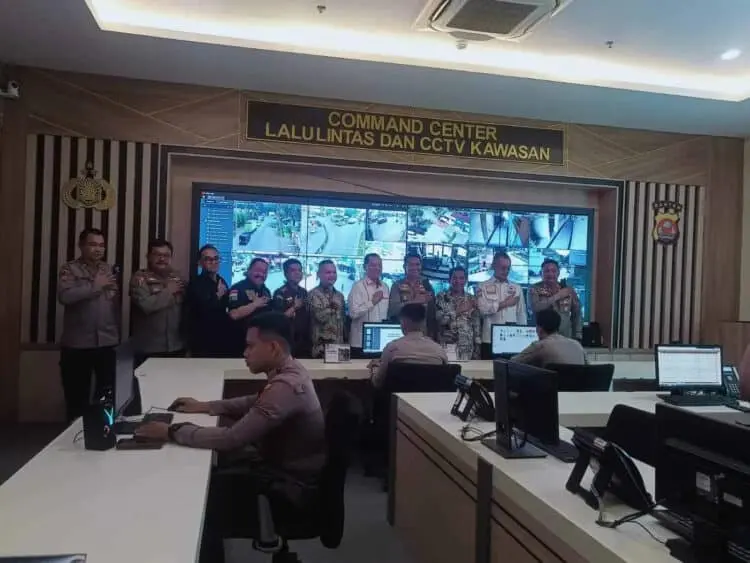 BERKUNJUNG: Situasi di Mapolresta Tangerang, saat Ketua MKD berkunjung memantau kinerja Polisi Daerah di Kabupaten Tangerang, Selasa (6/6). (ALFIAN HERIANTO)