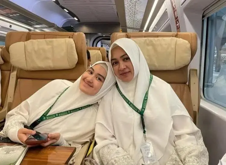 Airin Bagikan Momen Ibadah Haji di Tanah Suci