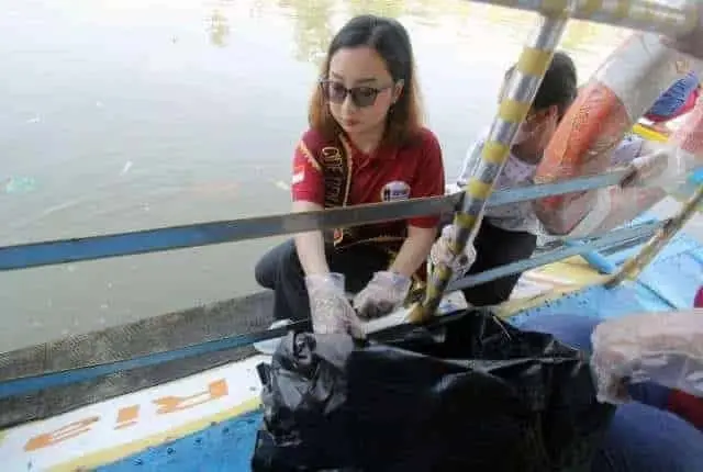 Jelang Peh Cun 2023, Ratusan Pelajar dan Mahasiswa Bersihkan Sungai Cisadane Tangerang