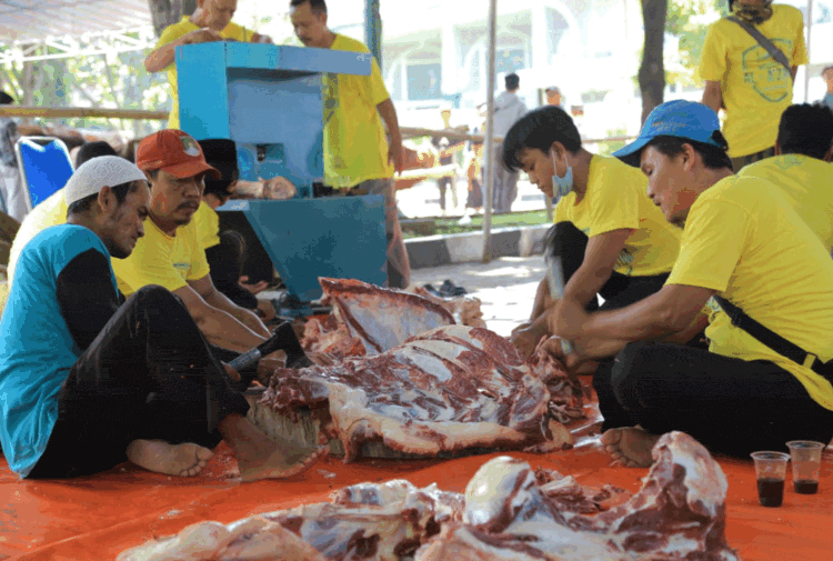 Masjid Raya Al Azhom Siapkan 2.000 Kupon Daging Kurban