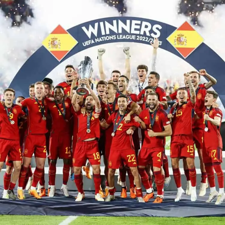 Spanyol Akhiri 11 Tahun Puasa Gelar