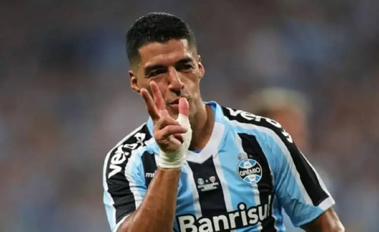 Luis Suarez Pertimbangkan Pensiun