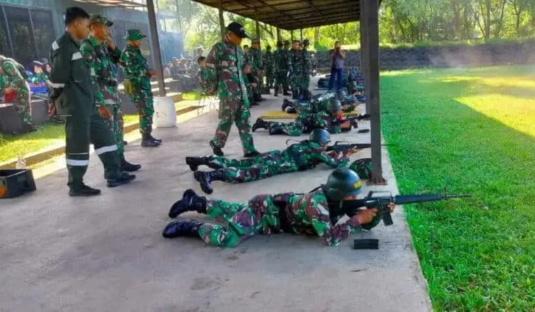 Anggota Kodim 0510/Tigaraksa Tingkatkan Kemampuan Menembak