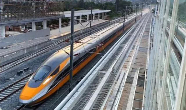 Kereta Cepat Jakarta Bandung Ditargetkan Beroperasi Medio Agustus 2023
