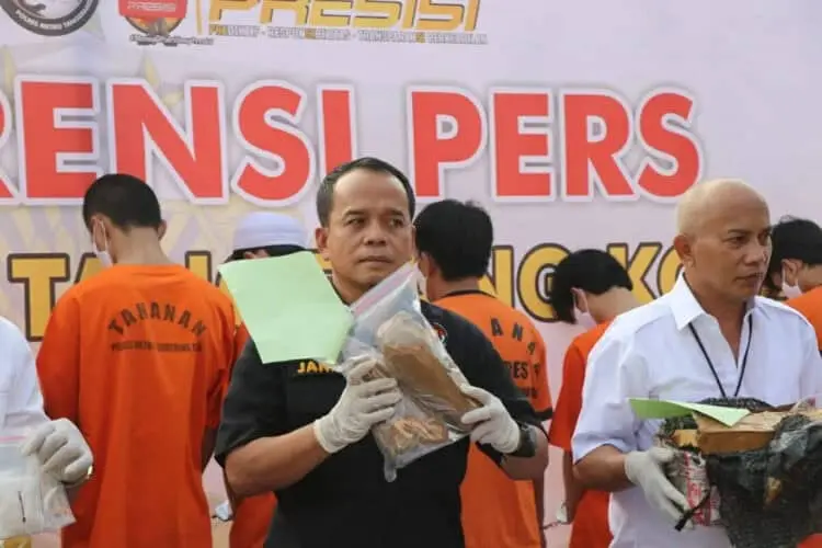 Polres Metro Tangerang Kota Tangkap Pengedar Narkoba Lintas Pulau