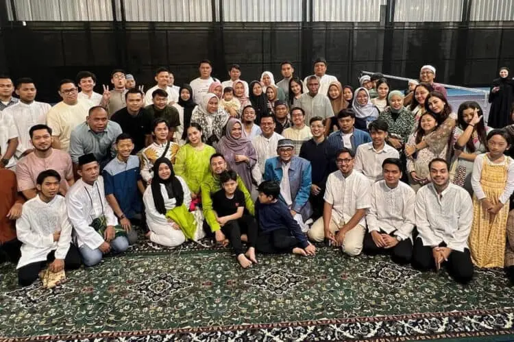Raffi Ahmad Salat Idul Adha Bersama Keluarga Besar di Andara