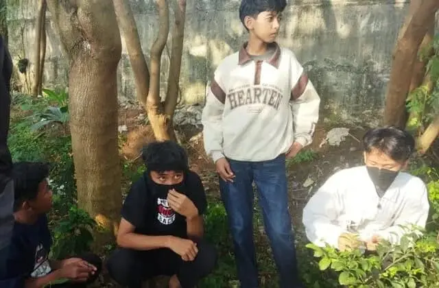 Bercanda Tarik-tarikan di Pinggir Danau, 2 Remaja Tenggelam di Karang Tengah Bercanda Tarik-tarikan di Pinggir Danau, 2 Remaja Tenggelam di Karang Tengah