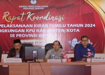 RAKOR: Suasana Persiapan Pelaksanaan Kirab Pemilu Tahun 2024 di Lingkungan KPU Kabupaten/ Kota se Provinsi Banten di Aula KPU Provinsi Banten, Selasa (11/07/2023). (ISTIMEWA)