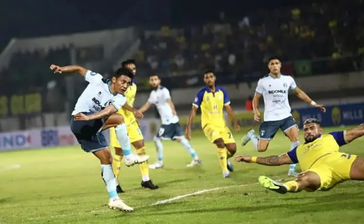 Persita Dibekuk Barito Putera 2-0, Luis Edmundo: Pemain Terburu-buru
