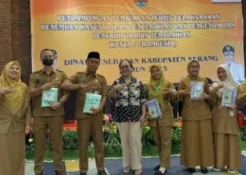 RAKOR–Para pegawai Dinkes Kabupaten Serang, berfoto bersama usai menggelar Rapat Koordinasi (Rakor) penanganan penyakit kusta, belum lama ini. (ISTIMEWA)